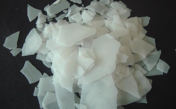 片碱在生活中的作用？以及相应的生产工艺流程？