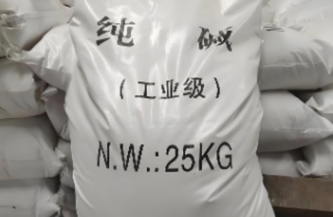 纯碱的秘密：为何它是工业中的“万金油”！