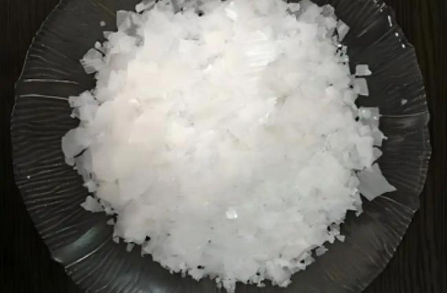 片碱可用于固定检测标本及调节药物的pH值!